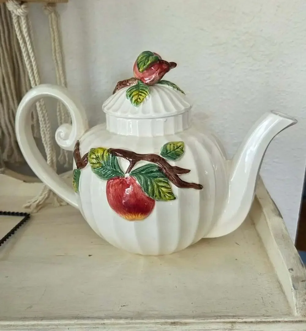 Omnibus OCI Apple Teapot 44oz Ceramic Fruit Design Cottagecore
